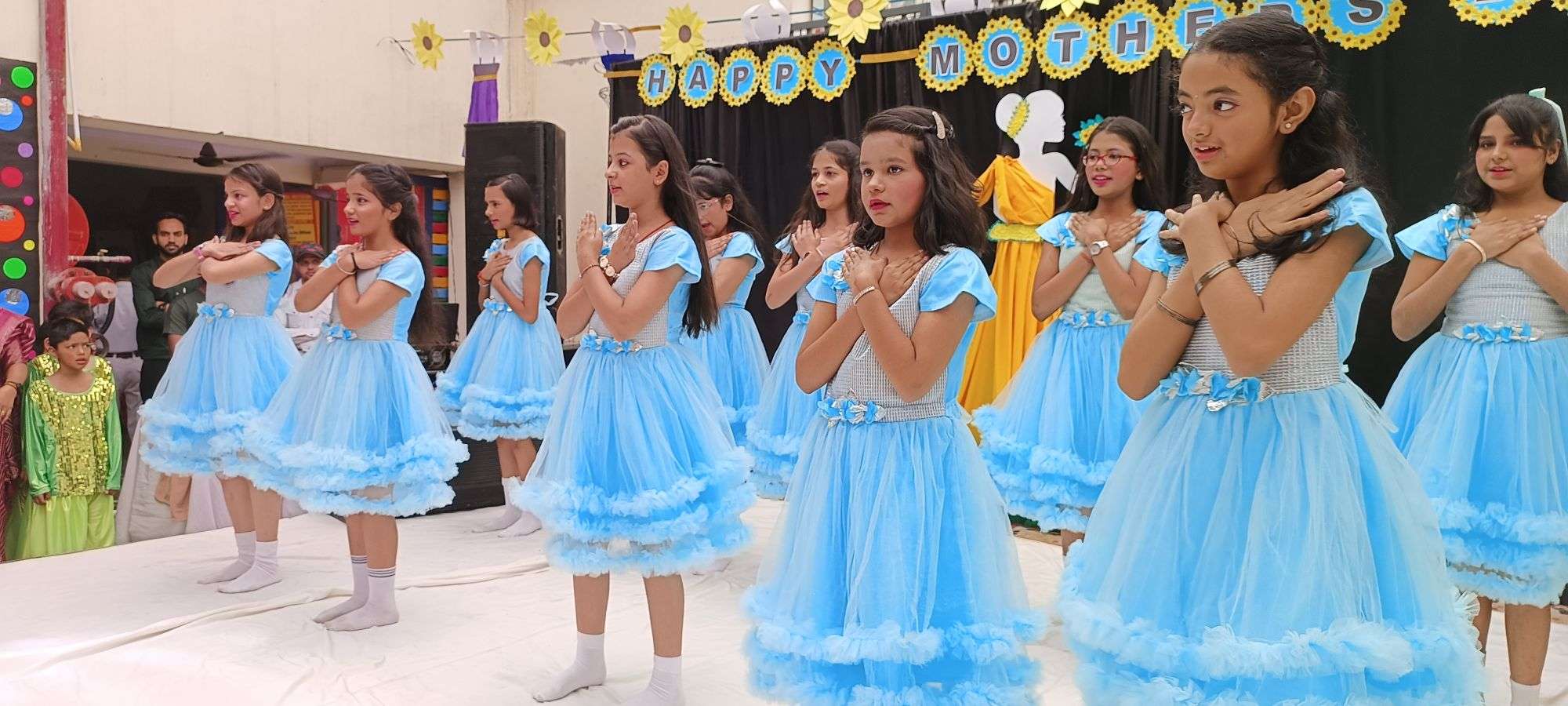 SR Capital Public School 10