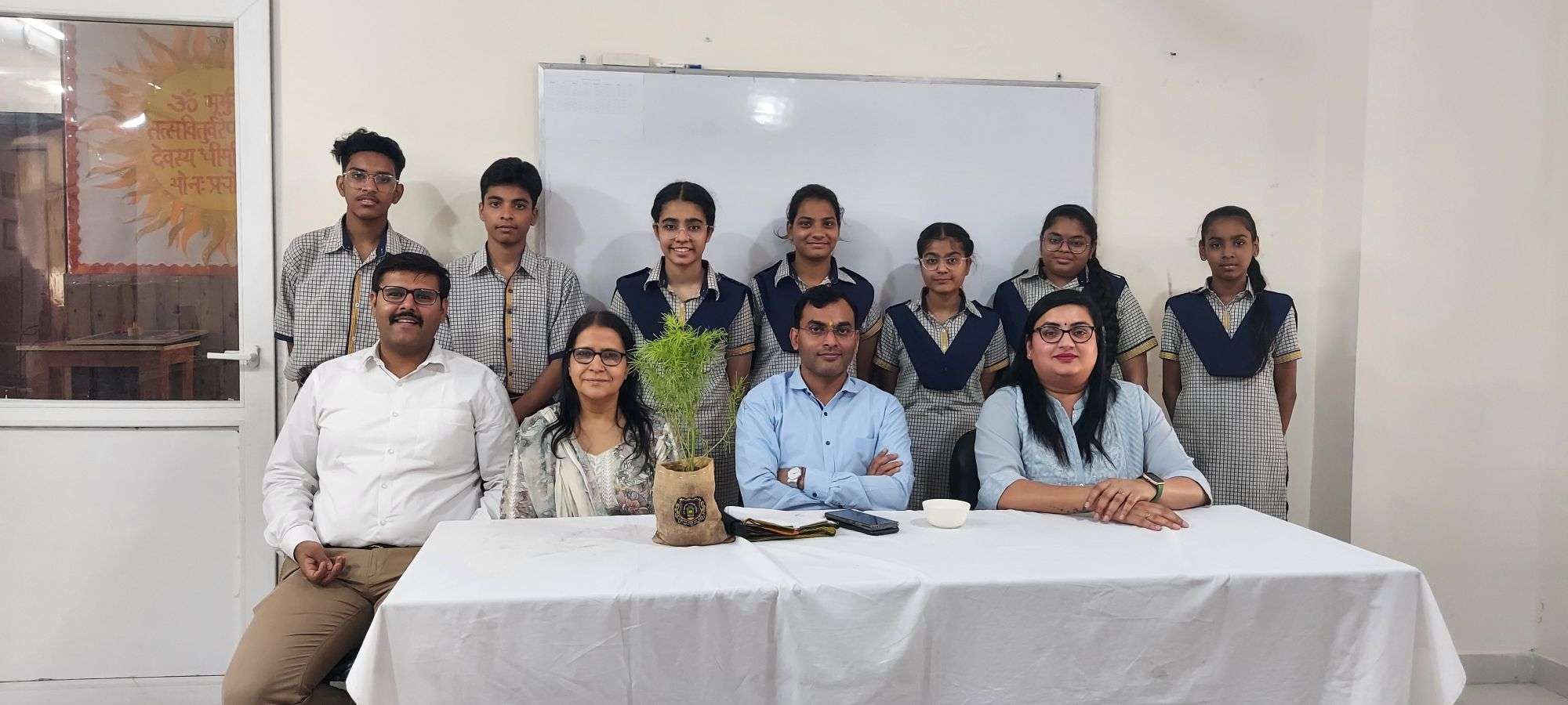 SR Capital Public School 16