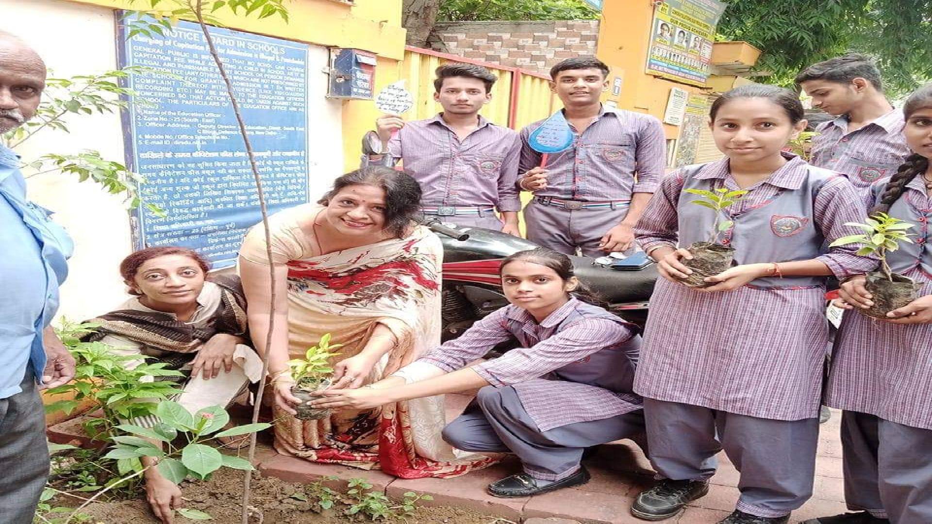 G.L.T Saraswati Bal Mandir Senior Secondary School 3