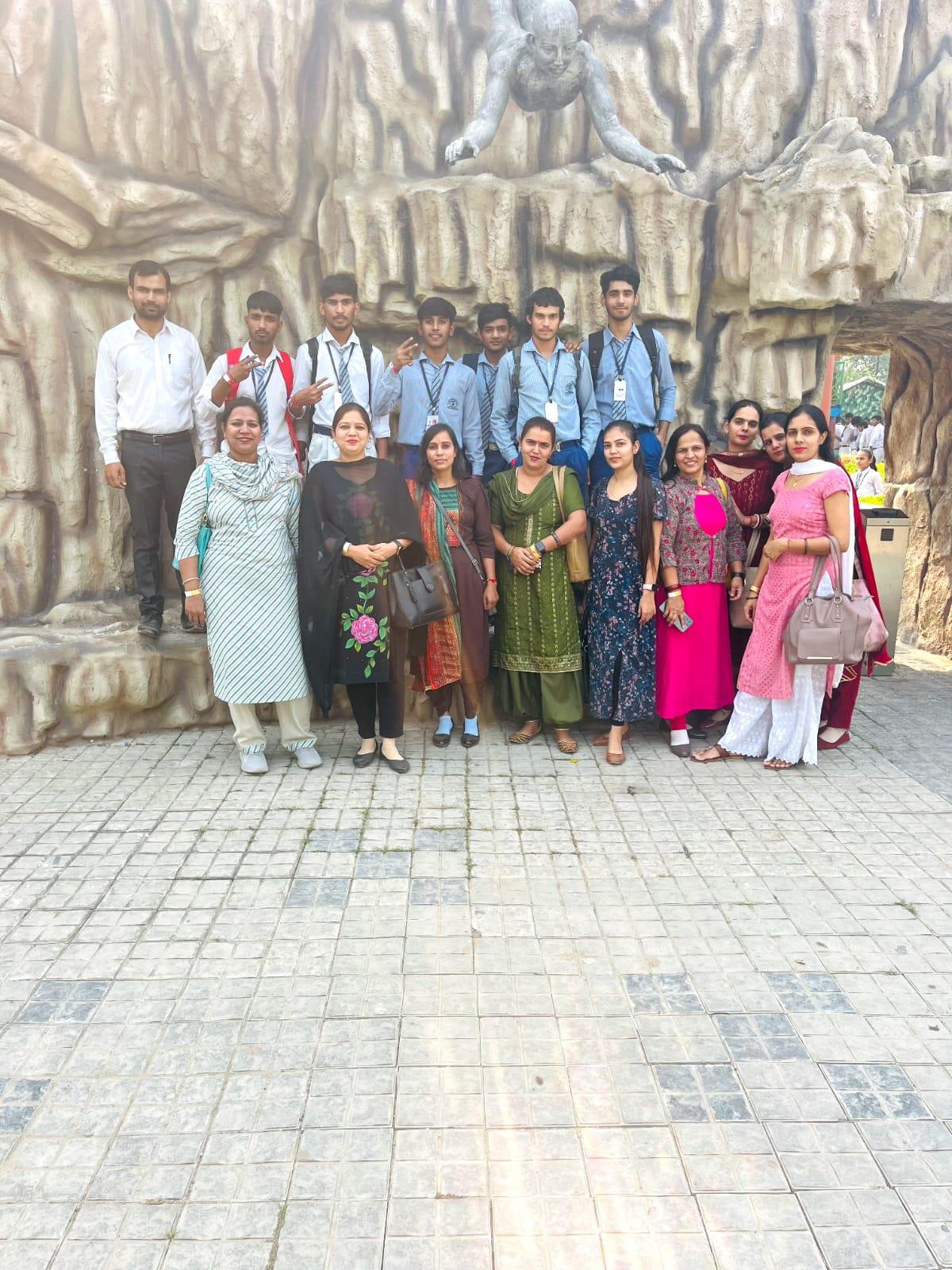 Raghunath Bal Vidya Mandir Senior Secondary School campus 6