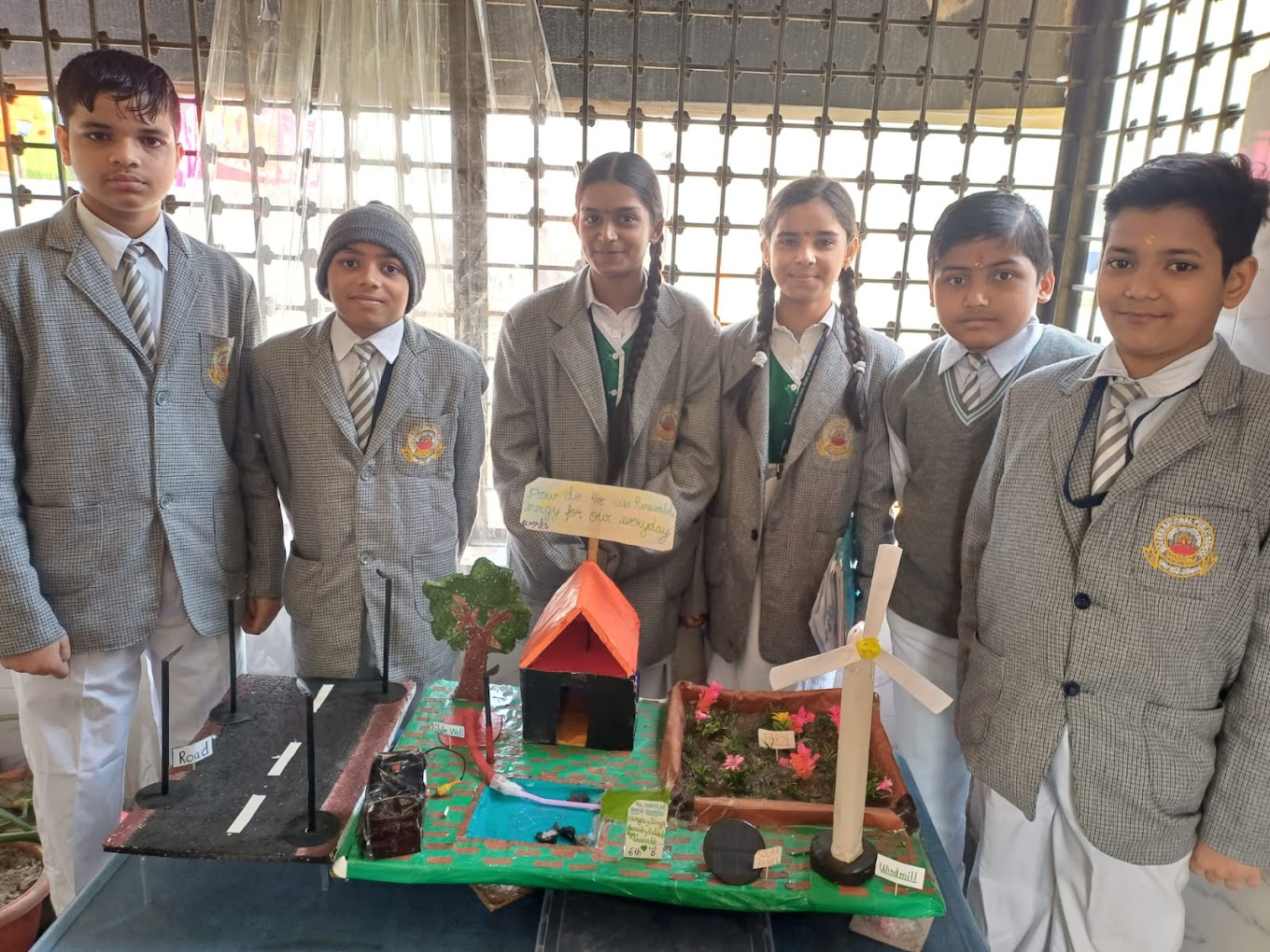 Model National Public School 10
