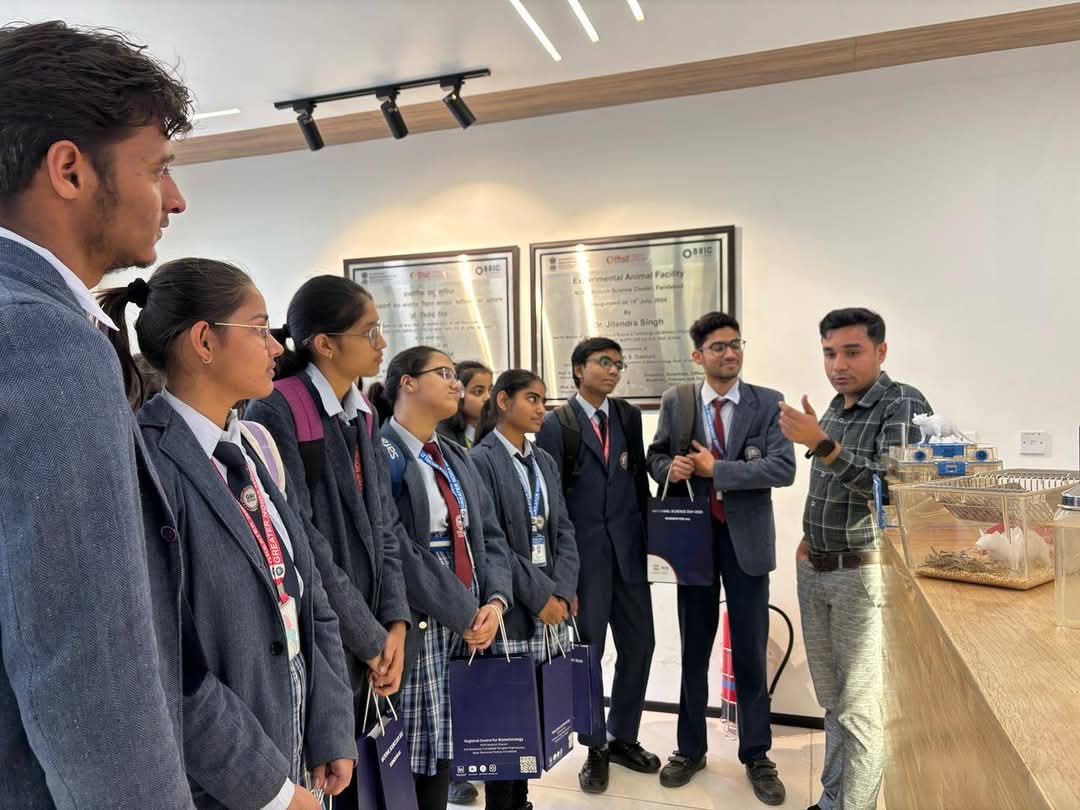 Greater Noida World School 13