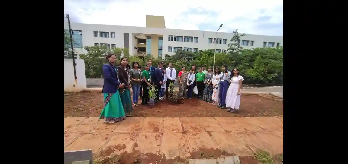 Bharati Vidyapeeth English Medium School 11