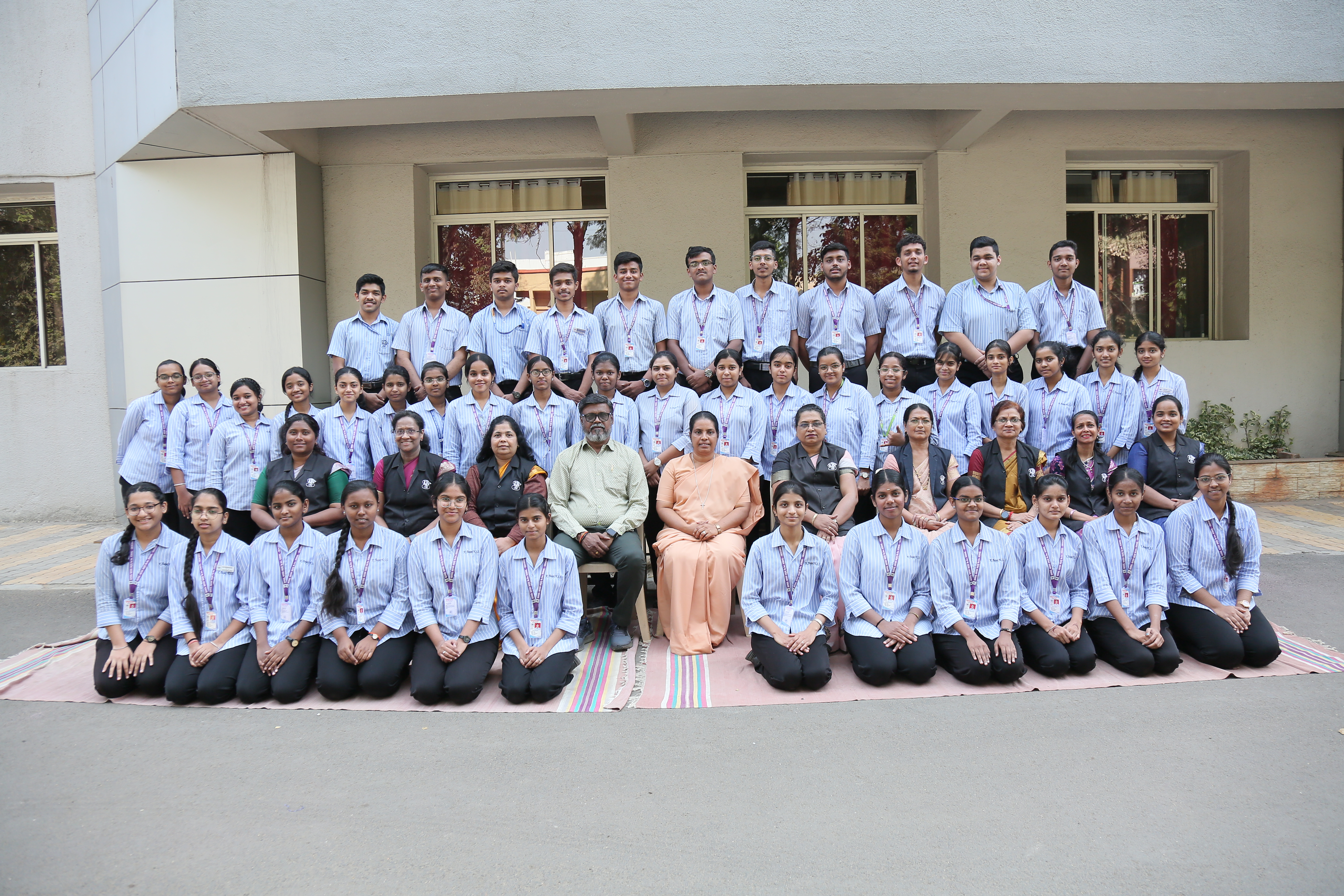 Kamalnayan Bajaj School 8