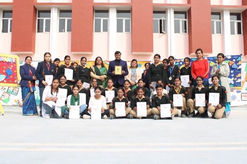 Delhi English Academy 7