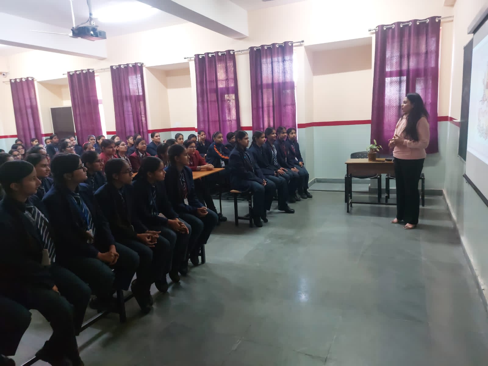 Delhi English Academy 9