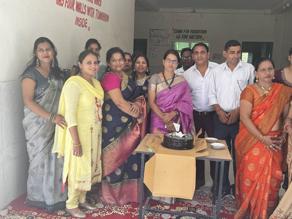 Om Public School 10