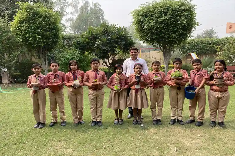 Navyug Senior Secondary School 2