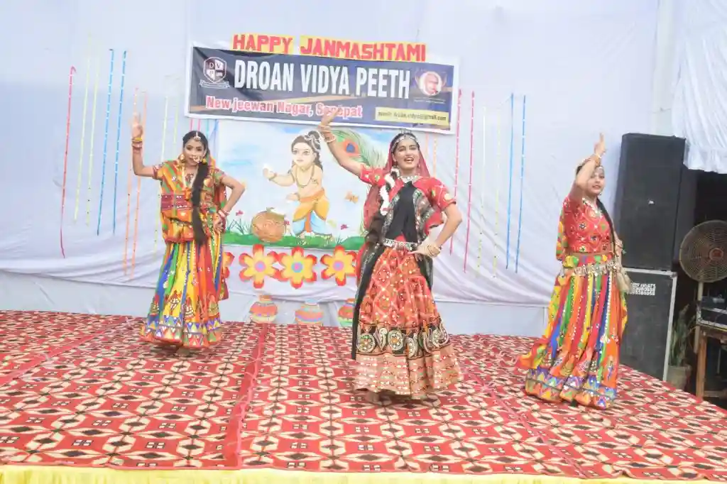 Droan Vidya Peeth School 13