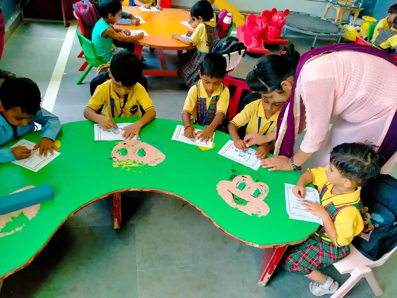 M.R.N. Public School 8