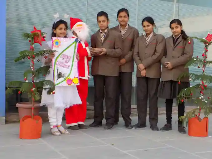 Om Shanti Senior Secondary School 18