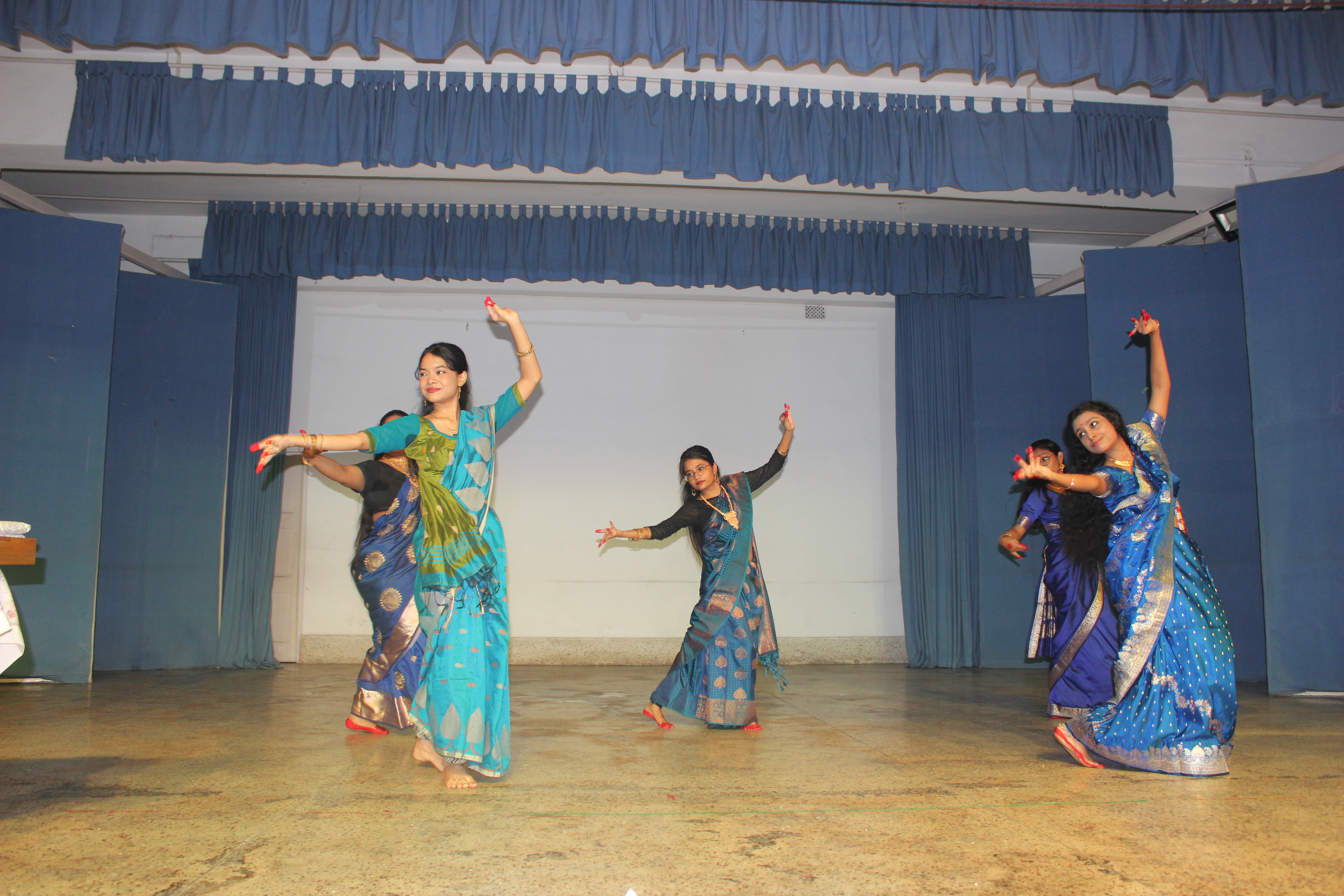 Loreto Day School Bow Bazar 16