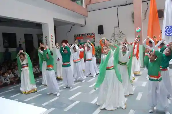 Hans Raj Smarak School campus 4