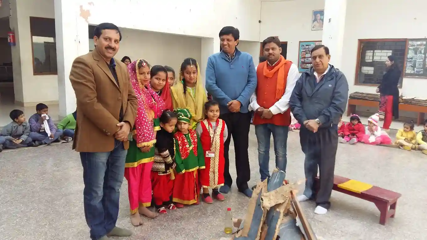 Shishu Bharti Shiv Mandir Vidyalaya campus 3