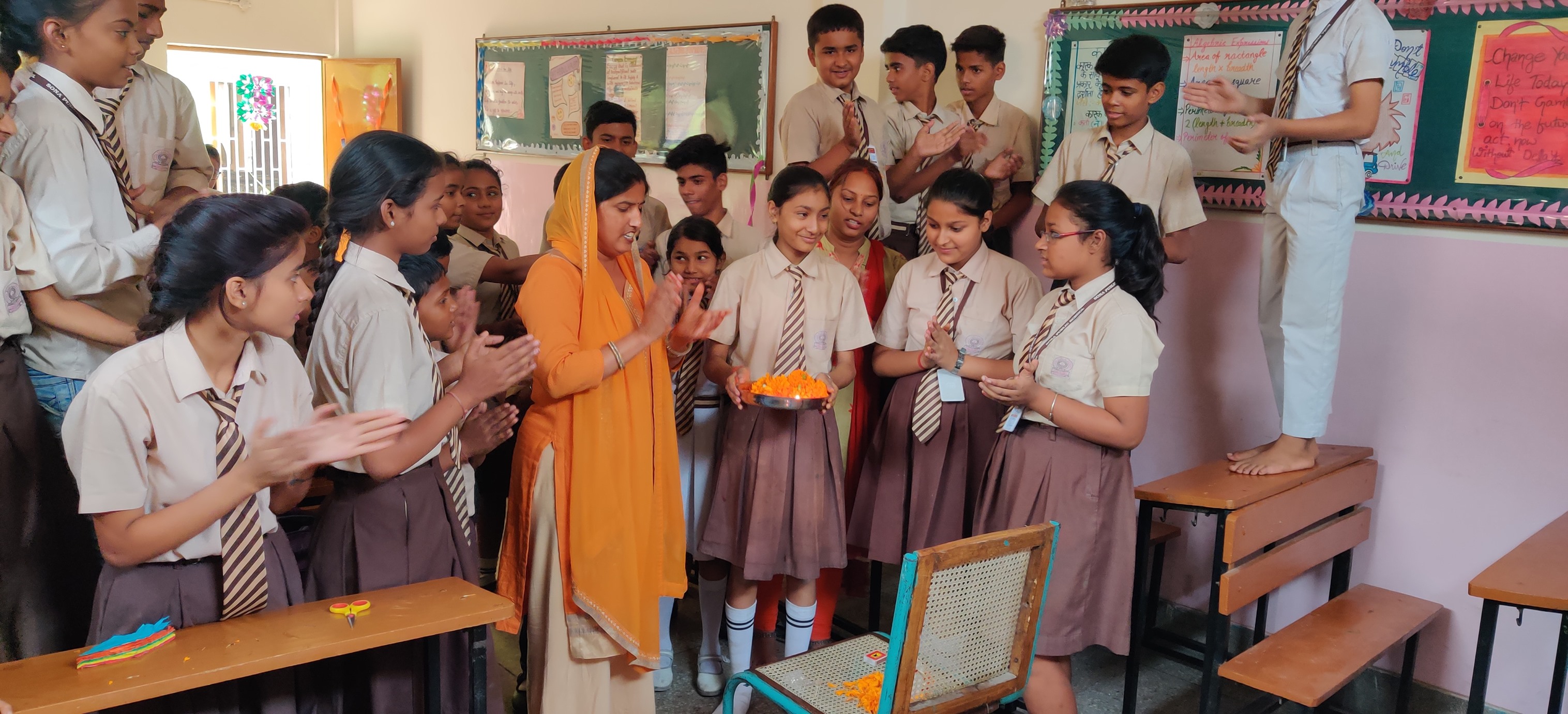 Sona Public School 16