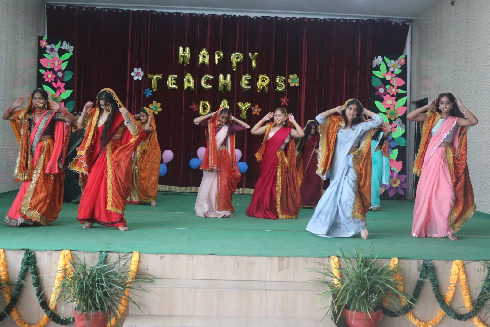 The Vivekanand School 16
