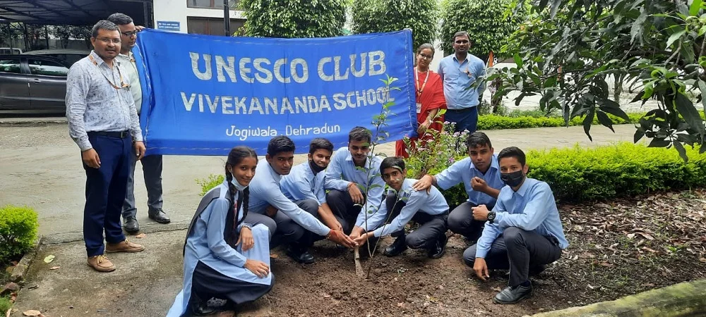 The Vivekanand School 20