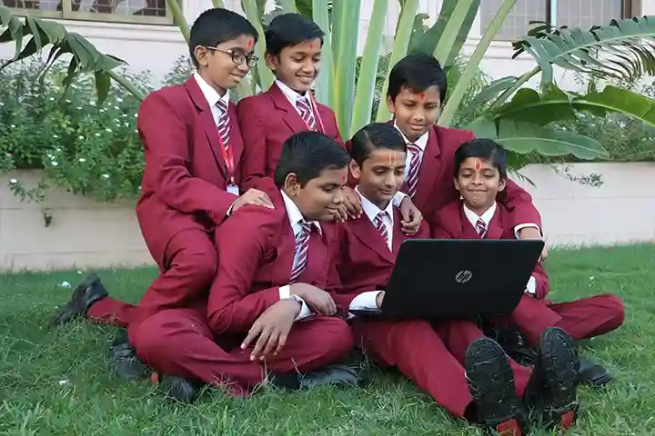 Shree Swaminarayan Gurukul International School 10