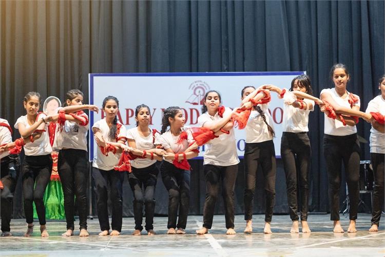 Happy Model School 25