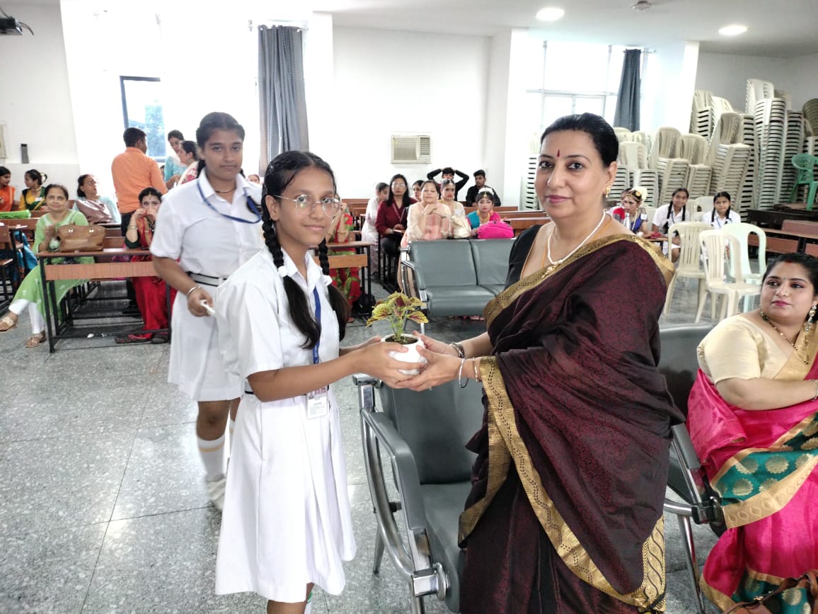 Lt. Col. Mehar Little Angels Senior Secondary School 16