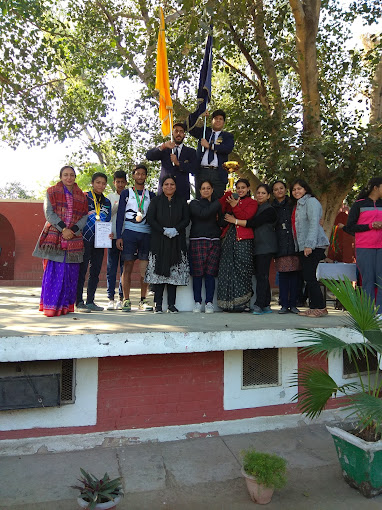 Mira Model School 12
