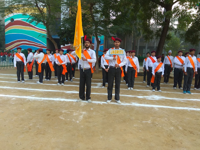 Mira Model School 16