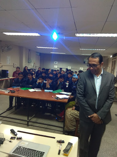 Mira Model School 17