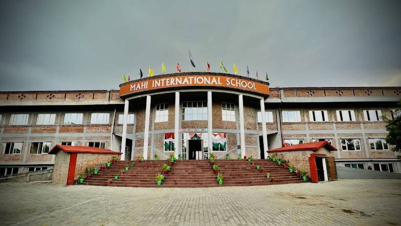 Mahi International School 9