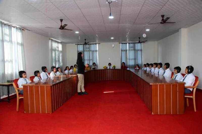 Alpenstock World School 6