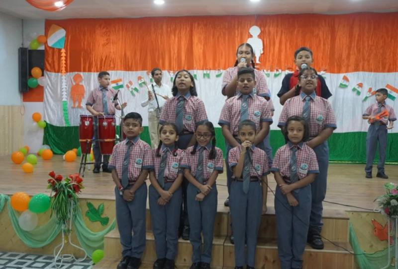 Alpenstock World School 9