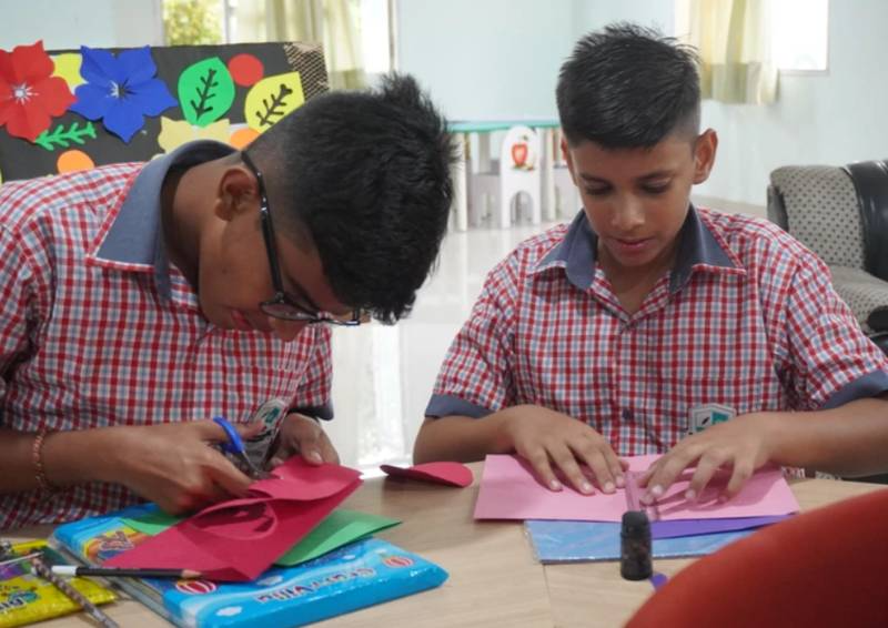 Alpenstock World School 14