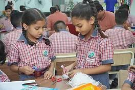 Alpenstock World School 23