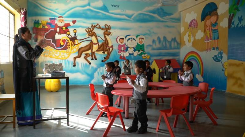 B L International Smart School 8