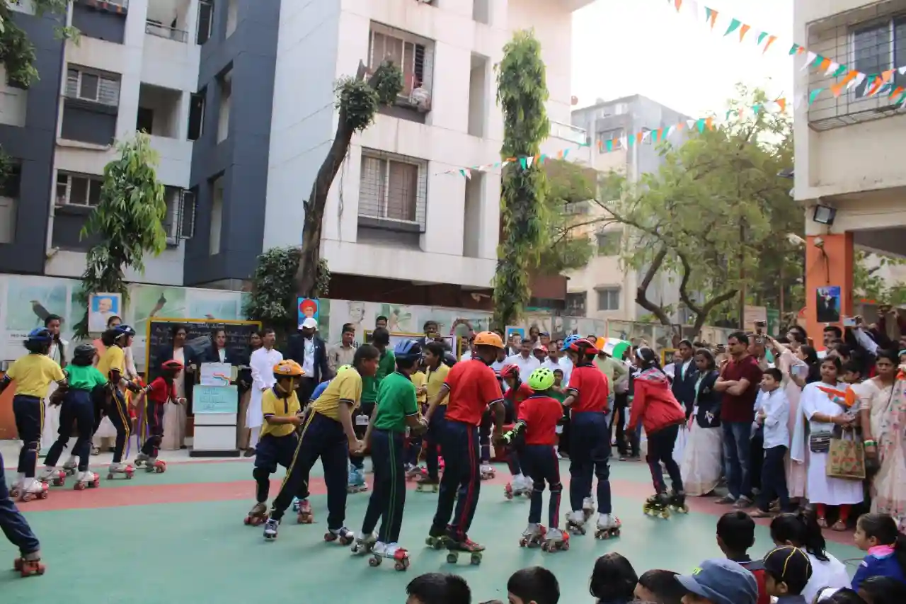 Flying Birds School 12