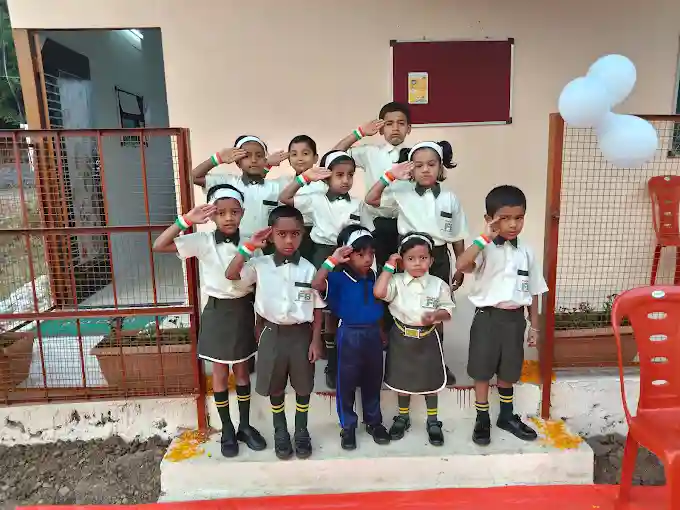 Flying Birds School 7
