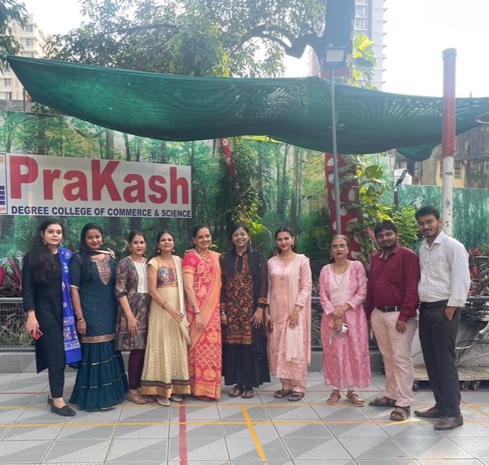 Prakash College Of Commerce And Science campus 5