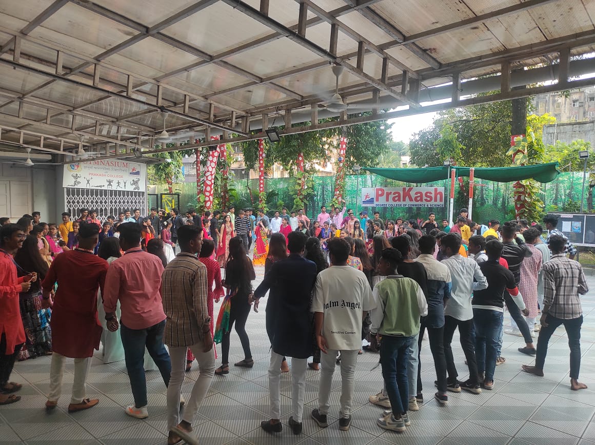 Prakash College Of Commerce And Science campus 3