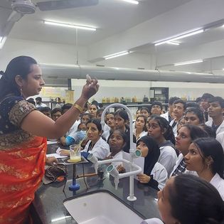 Thakur College of Science And Commerce 6