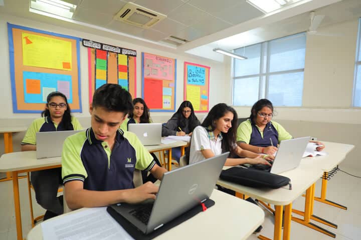 Mainadevi Bajaj International School 4