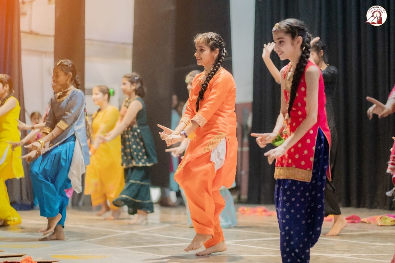 Happy Model School 6