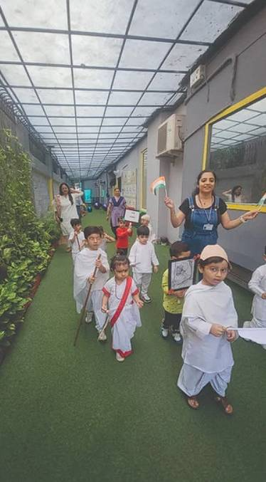 De Indian Public School 15