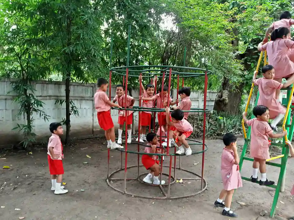 Modern School 5