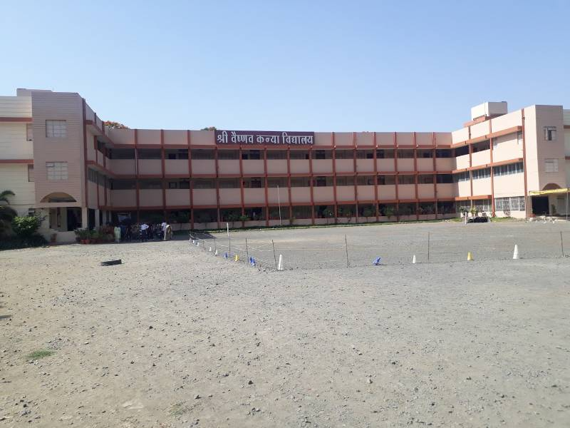 Shri Vaishnav Kanya Vidyalaya campus 6