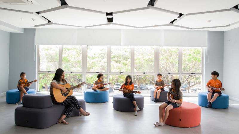 Stonehill International School 12