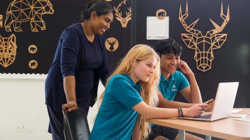 Stonehill International School 6
