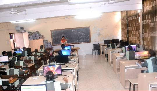 Shri Cloth Market Kanya Vidyalaya campus 6