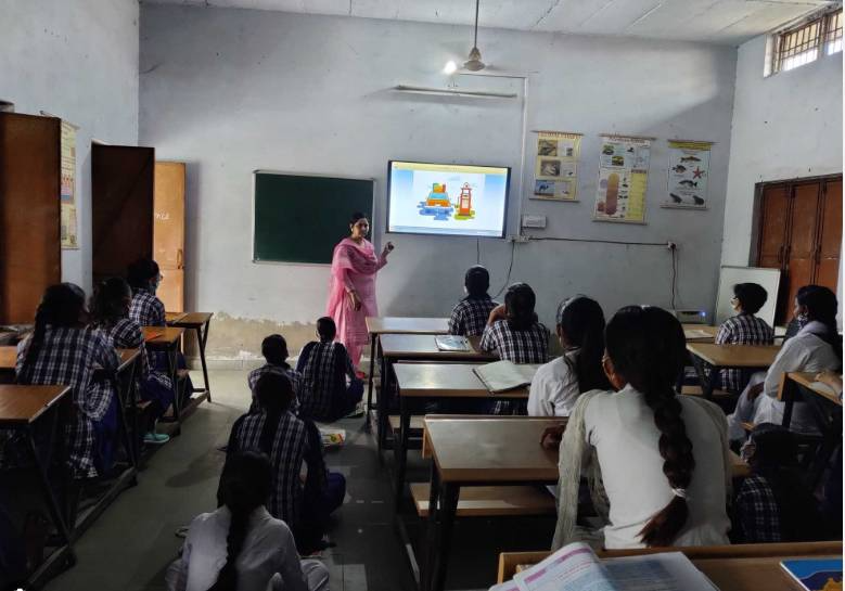 Charan Singh Memorial Convent Senior Secondary School 3
