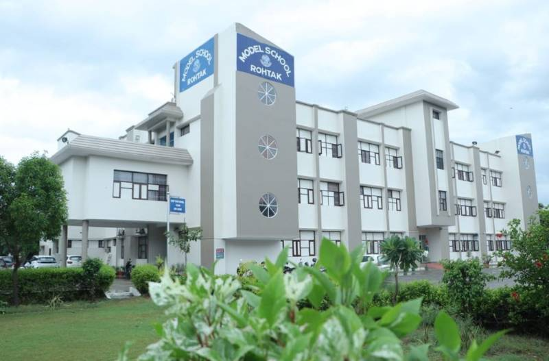 Model School - Huda 2