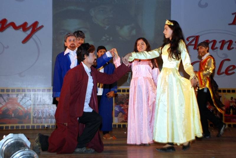 National English School 8