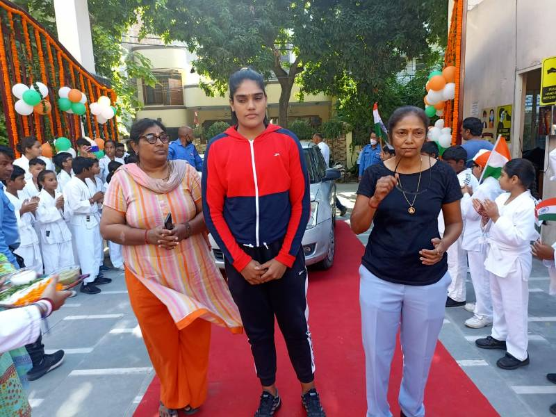 Shri Sanatan Dharam Saraswati Bal Mandir Sr Sec School 15